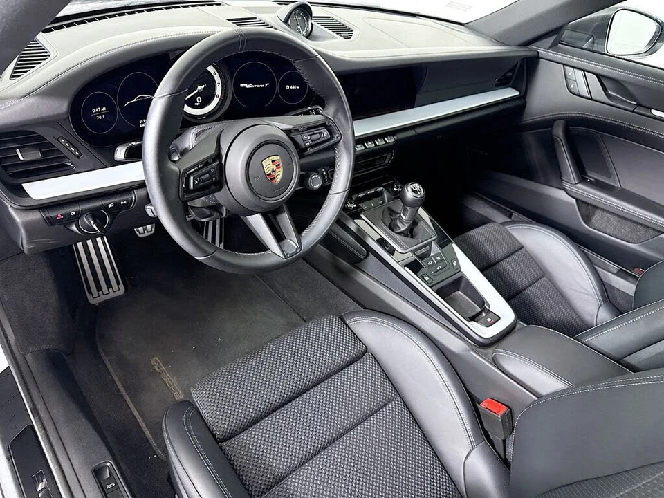 2024 Porsche 992 Carrera - Image 9 of 31