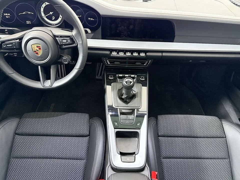 2024 Porsche 992 Carrera - Image 14 of 31
