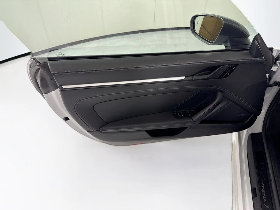 2024 Porsche 992 Carrera - Image 24 of 31