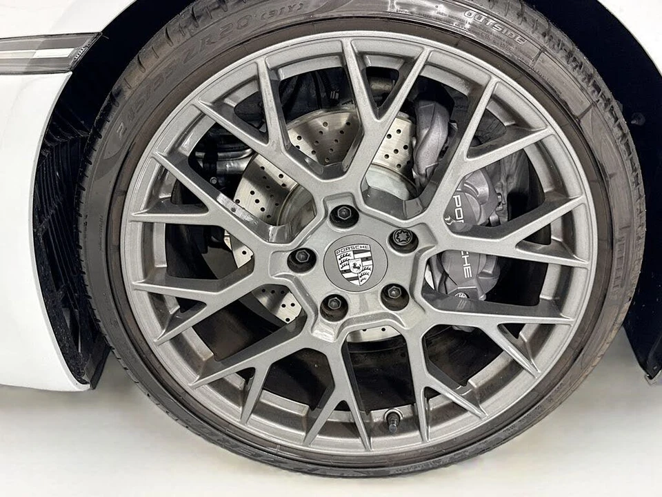 2024 Porsche 992 Carrera - Image 27 of 31