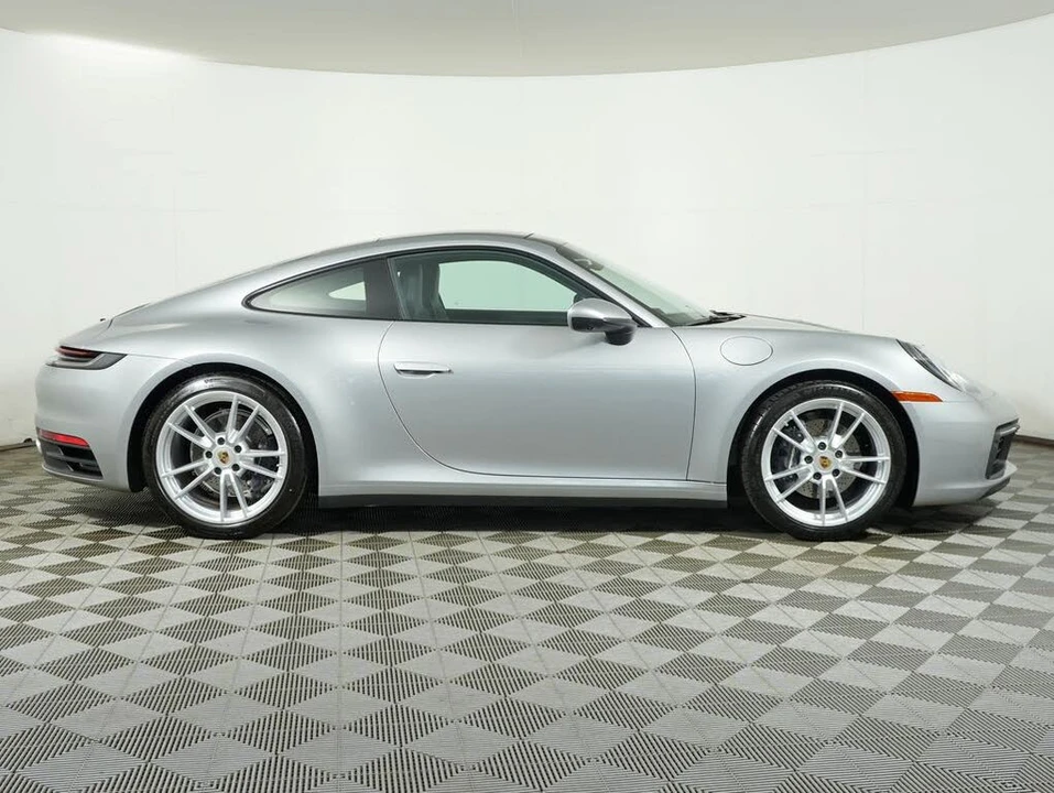 2024 Porsche 992 Carrera - Image 8 of 31