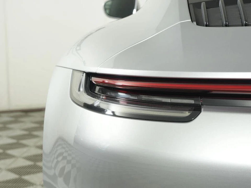 2024 Porsche 992 Carrera - Image 13 of 31