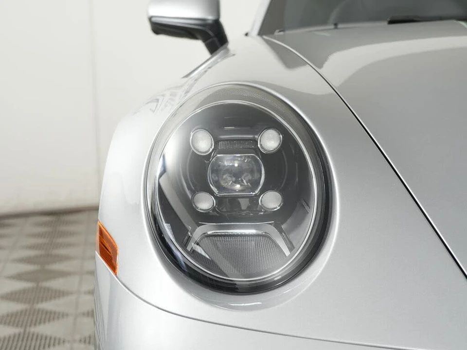 2024 Porsche 992 Carrera - Image 11 of 31