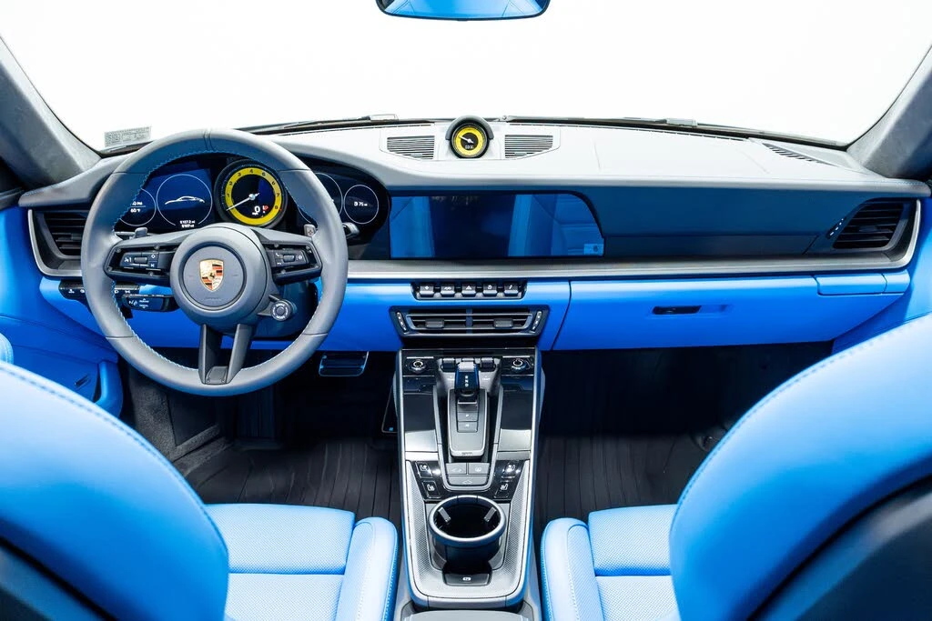 2024 Porsche 992 Carrera - Image 15 of 31