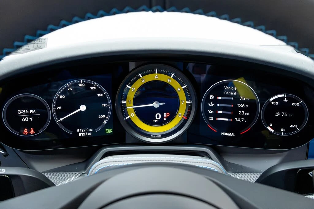 2024 Porsche 992 Carrera - Image 12 of 31