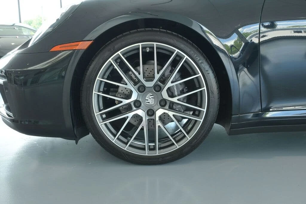 2024 Porsche 992 Carrera - Image 16 of 31