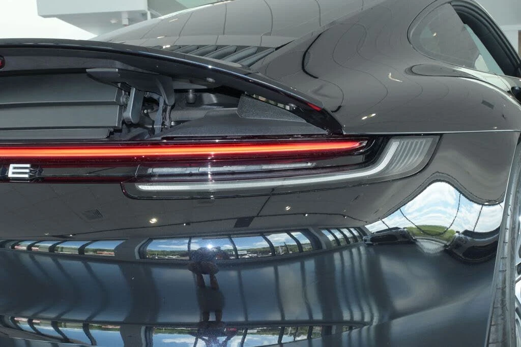 2024 Porsche 992 Carrera - Image 14 of 31