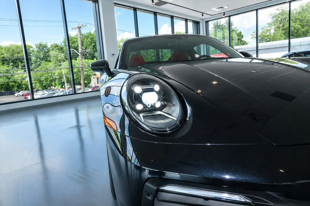 2024 Porsche 992 Carrera - Image 13 of 31