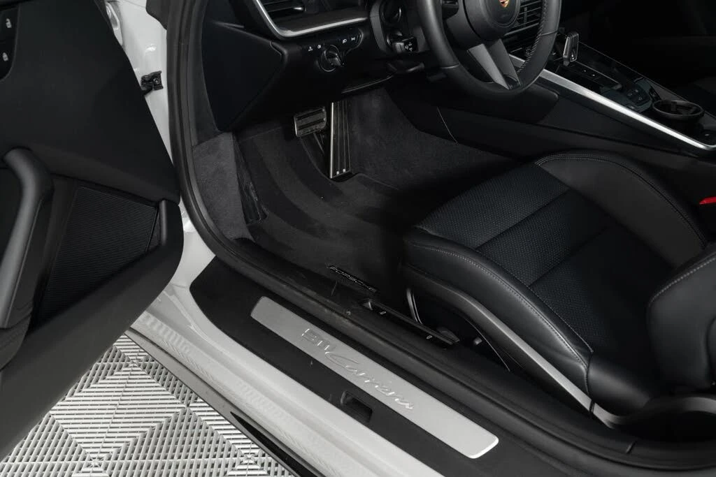 2024 Porsche 992 Carrera - Image 24 of 31