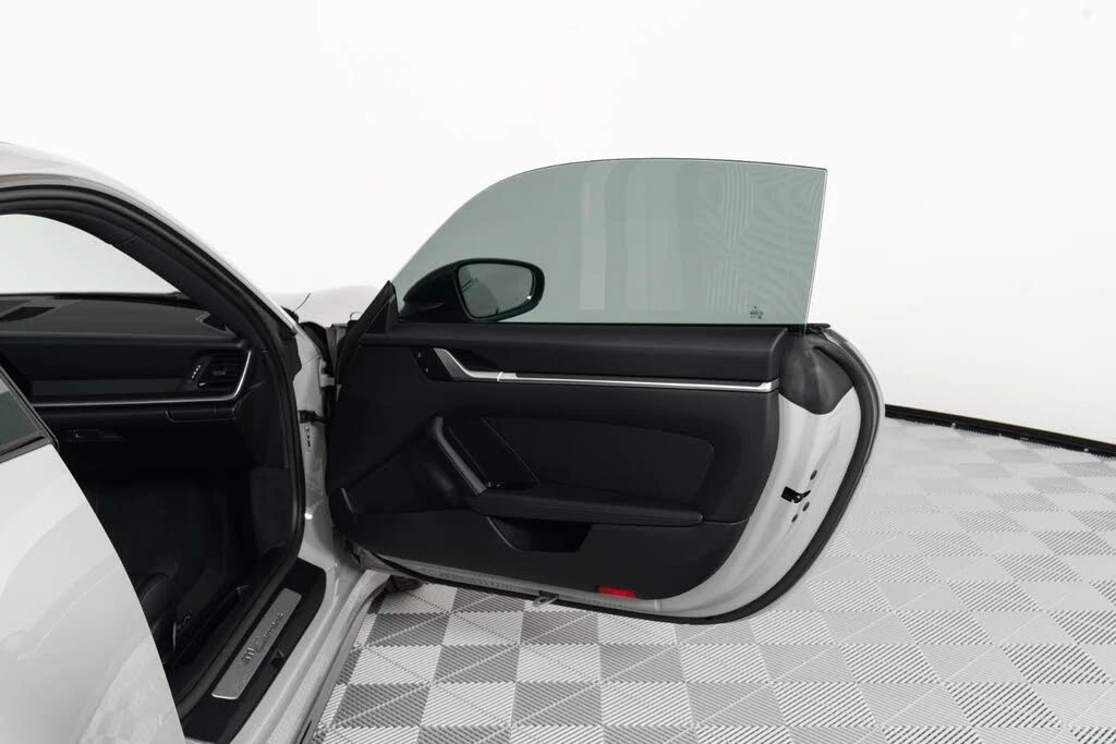 2024 Porsche 992 Carrera - Image 25 of 31