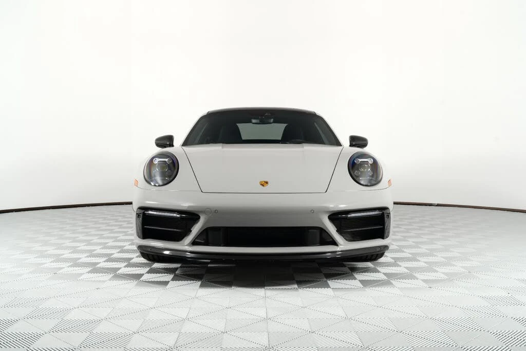2024 Porsche 992 Carrera - Image 11 of 31