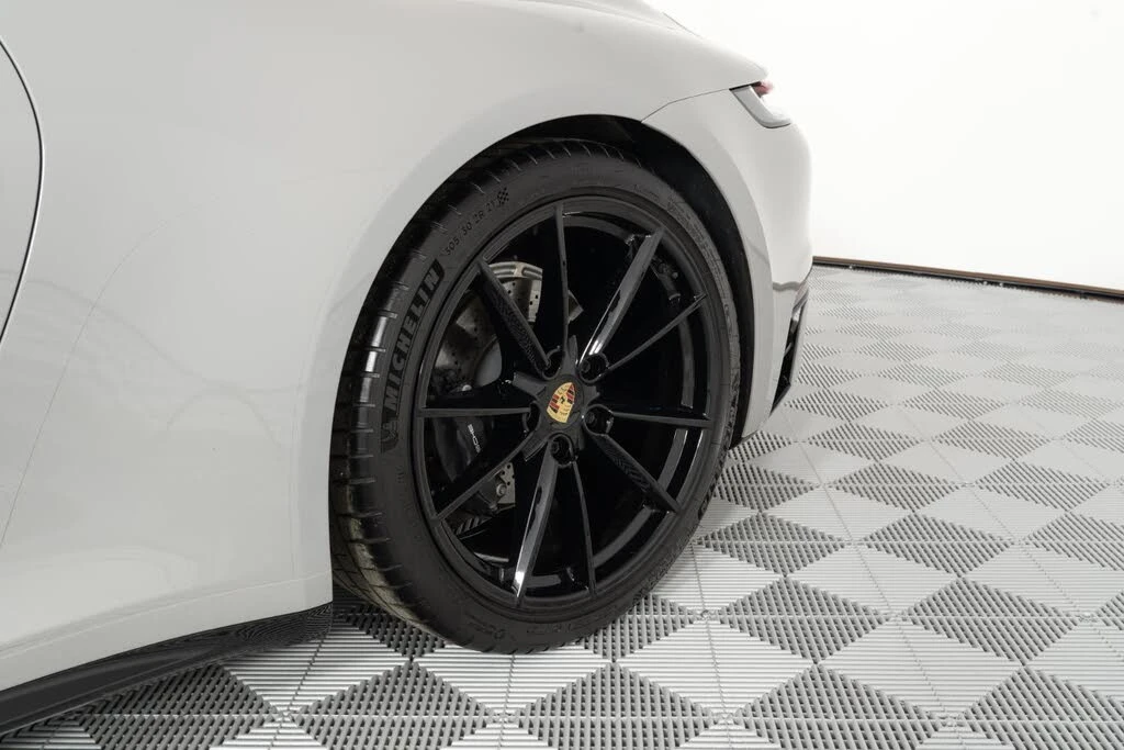 2024 Porsche 992 Carrera - Image 16 of 31