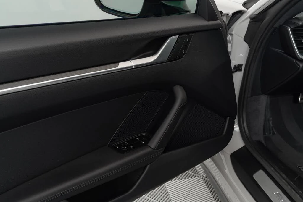 2024 Porsche 992 Carrera - Image 23 of 31