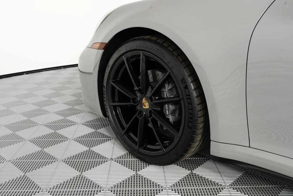 2024 Porsche 992 Carrera - Image 15 of 31