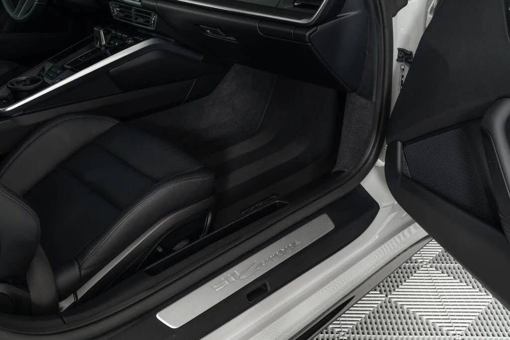 2024 Porsche 992 Carrera - Image 27 of 31