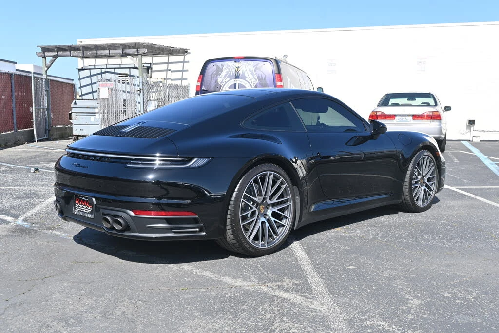 2024 Porsche 992 Carrera - Image 24 of 31