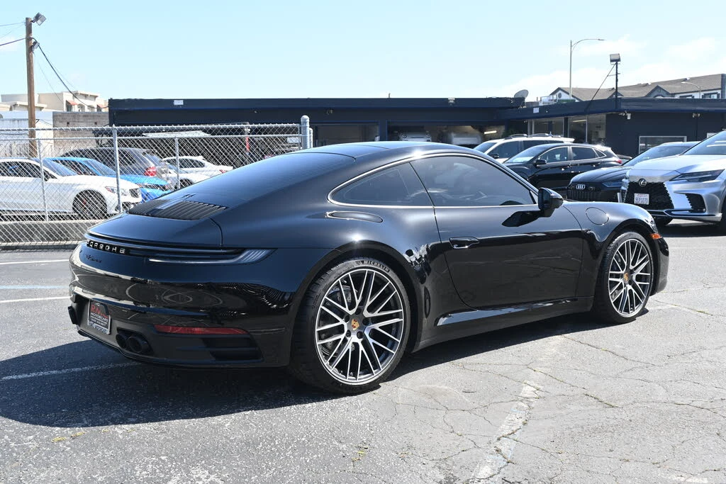 2024 Porsche 992 Carrera - Image 17 of 31