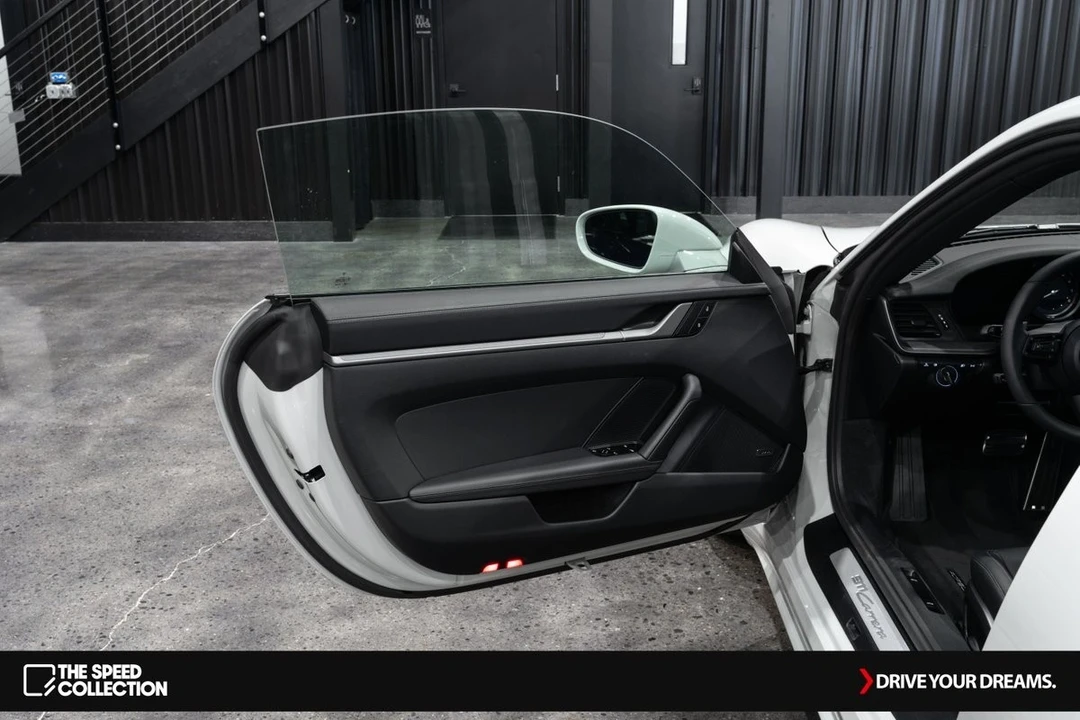 2024 Porsche 992 Carrera - Image 9 of 21