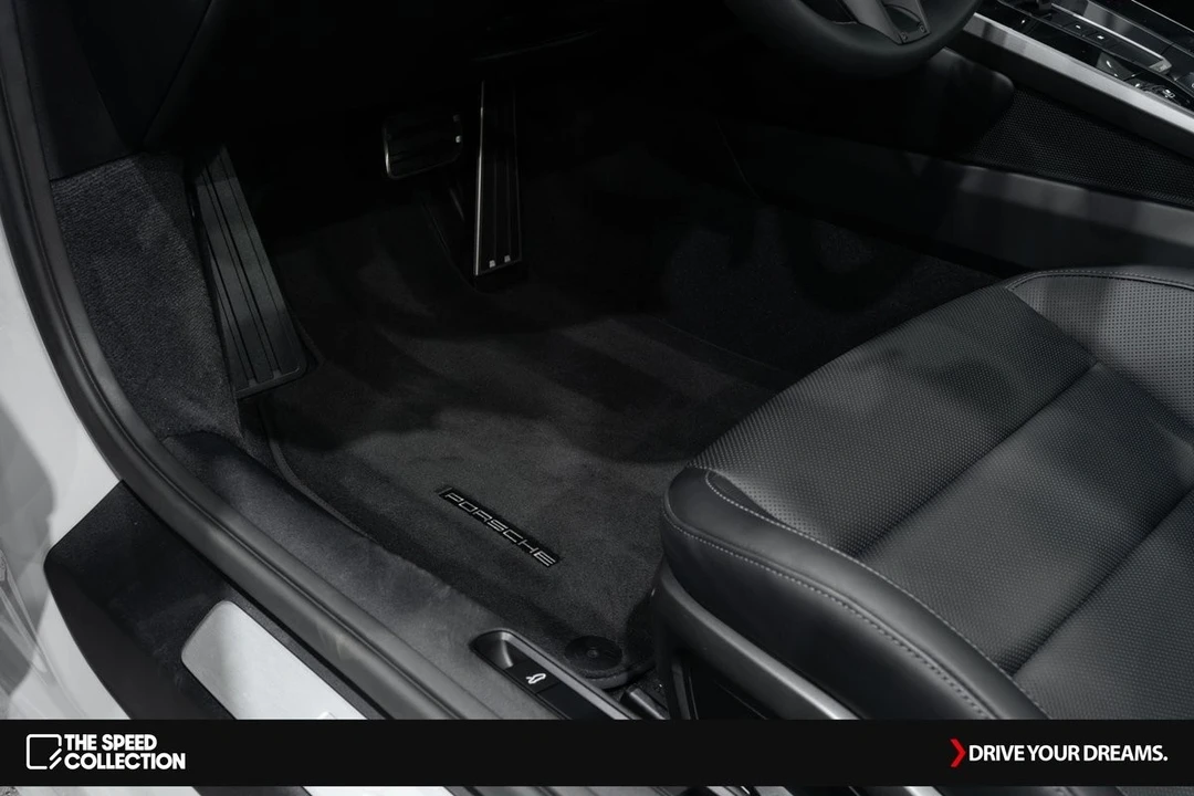 2024 Porsche 992 Carrera - Image 16 of 21