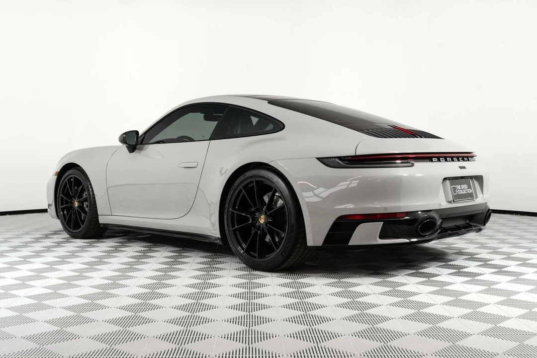 2024 Porsche 992 Carrera - Image 5 of 31