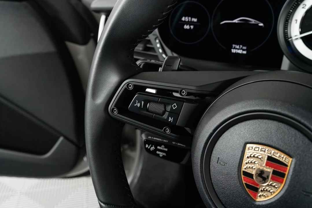2024 Porsche 992 Carrera - Image 21 of 31