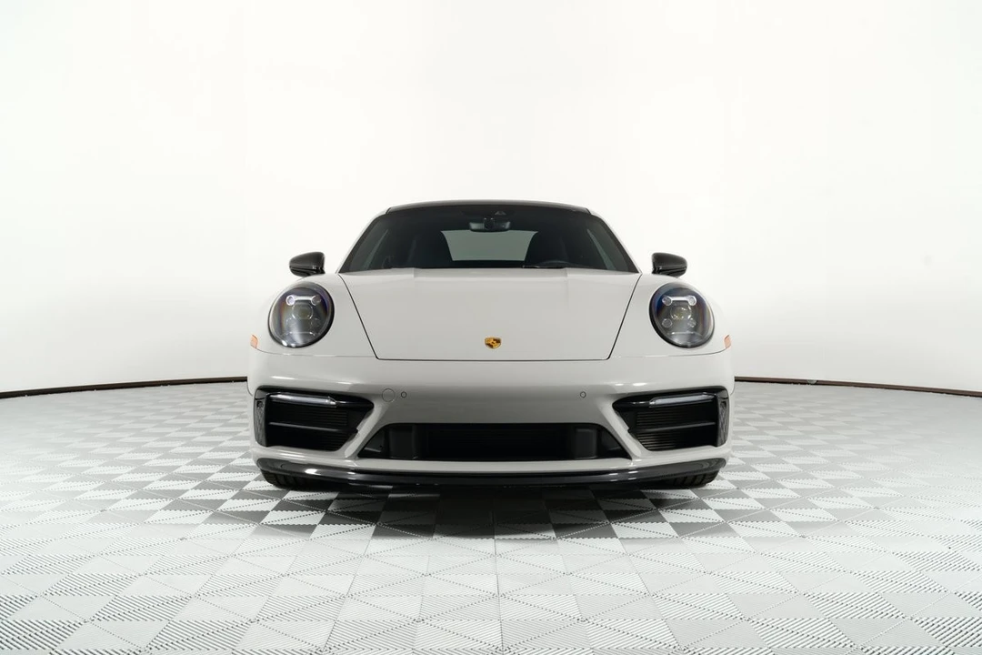 2024 Porsche 992 Carrera - Image 2 of 31
