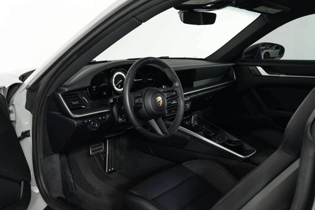 2024 Porsche 992 Carrera - Image 11 of 31
