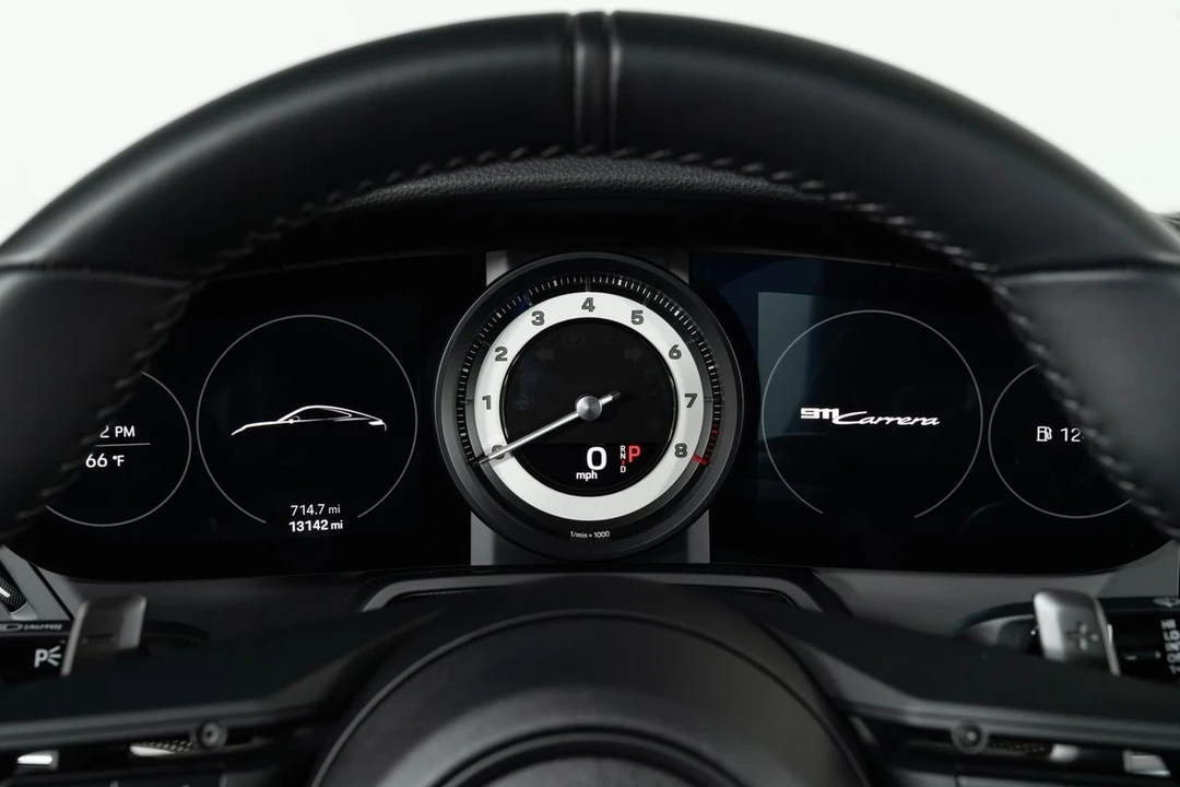2024 Porsche 992 Carrera - Image 25 of 31