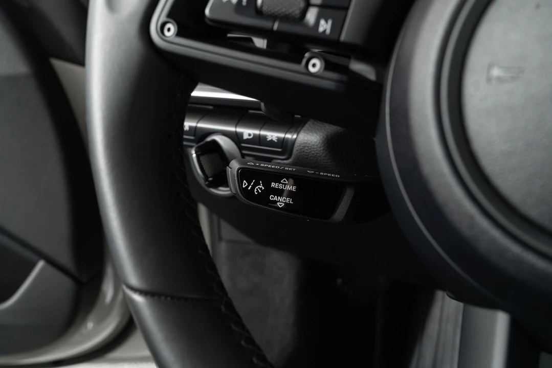 2024 Porsche 992 Carrera - Image 22 of 31