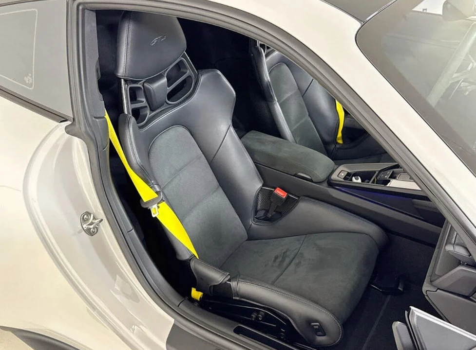 2024 Porsche 992 Carrera GTS - Image 4 of 4