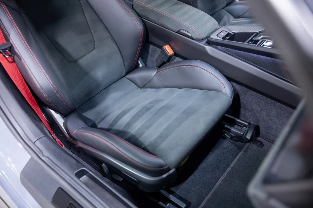 2024 Porsche 992 Carrera GTS - Image 28 of 31