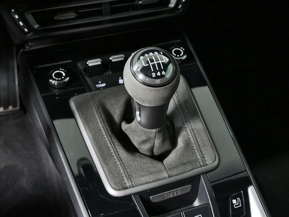2024 Porsche 992 Carrera GTS - Image 18 of 31