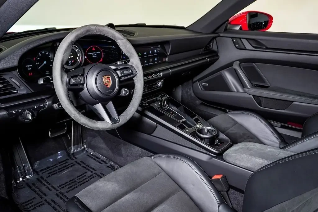 2024 Porsche 992 Carrera GTS - Image 4 of 7