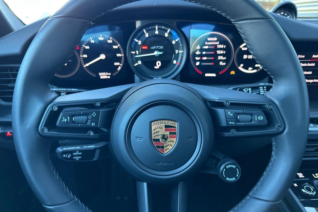 2024 Porsche - Image 28 of 31