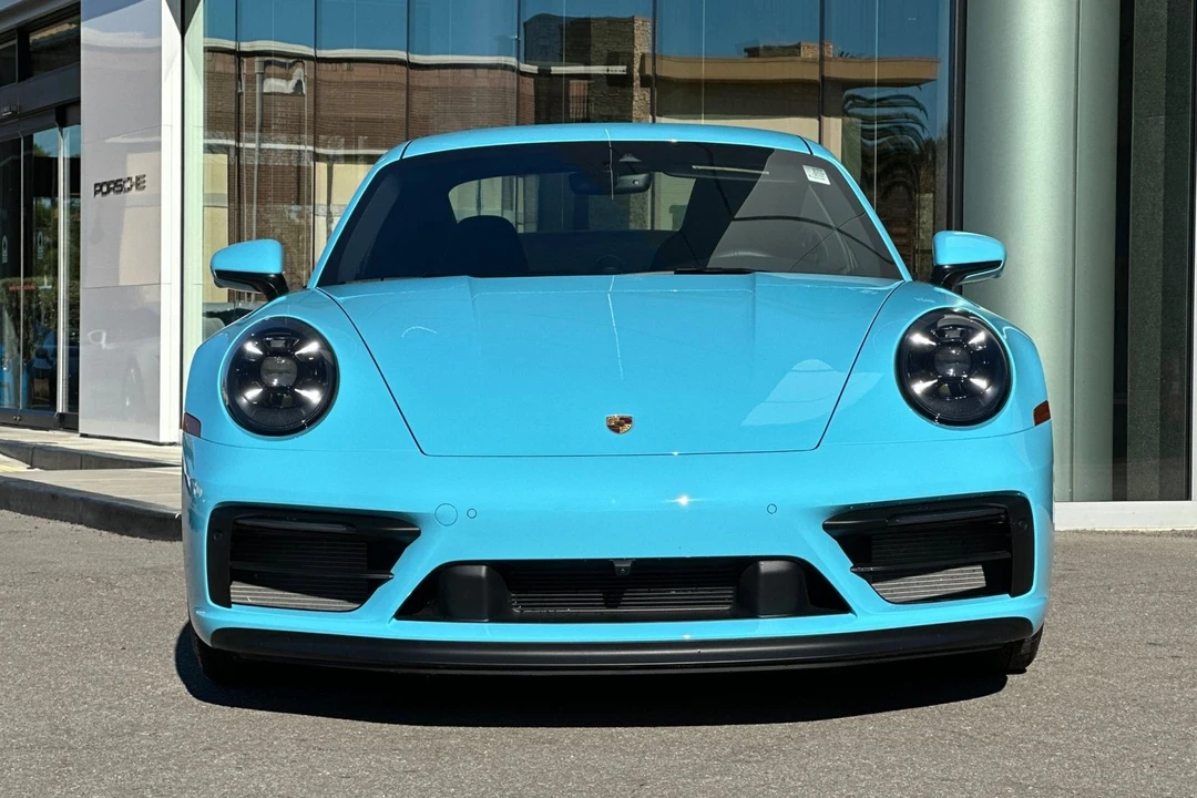 2024 Porsche - Image 11 of 31