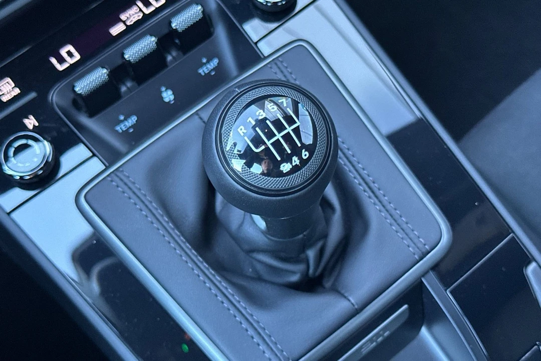 2024 Porsche - Image 27 of 31