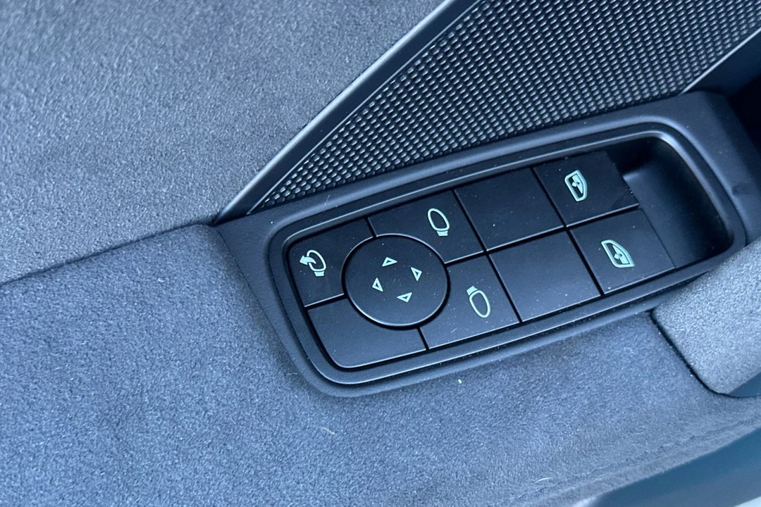 2024 Porsche - Image 13 of 31