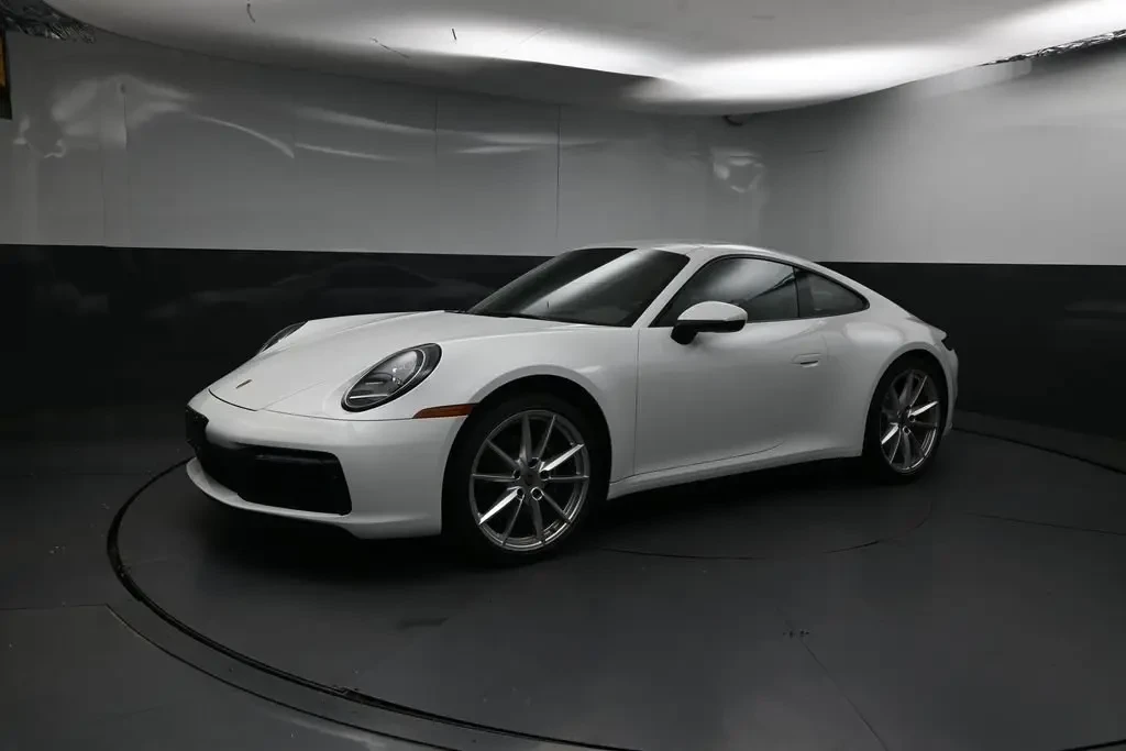 2024 Porsche 992 Carrera - Image 8 of 31