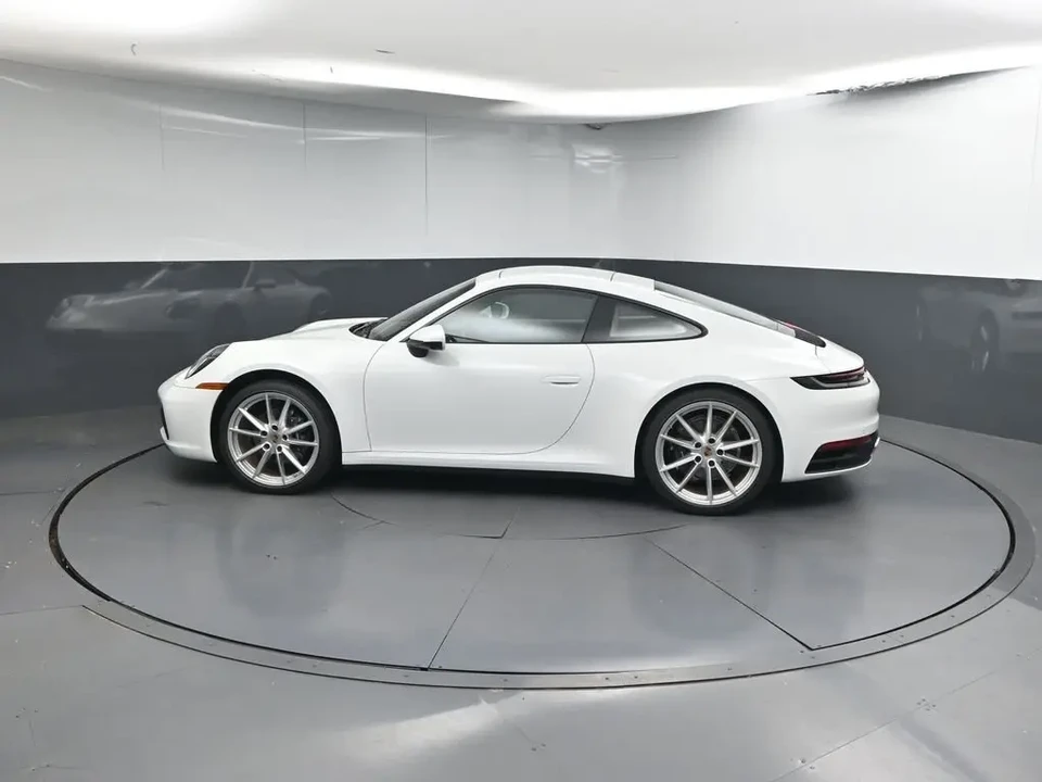 2024 Porsche 992 Carrera - Image 16 of 31