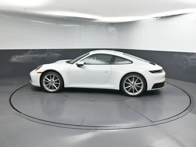 2024 Porsche 992 Carrera - Image 14 of 31