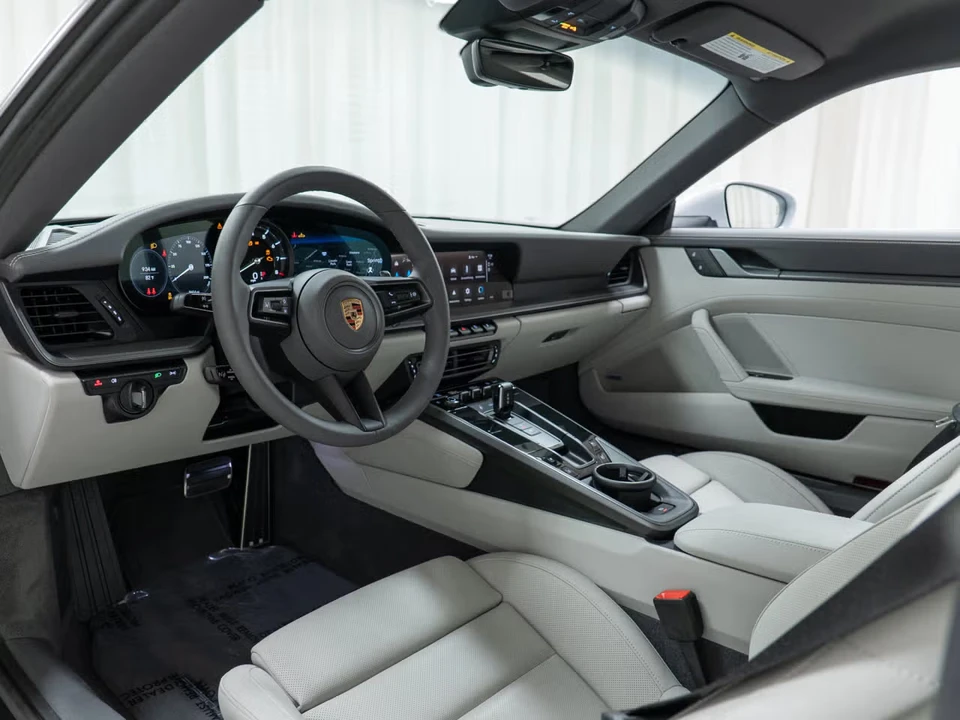 2024 Porsche 992 Carrera - Image 28 of 31