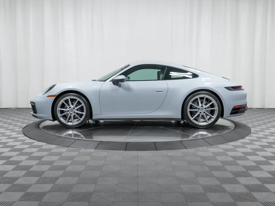 2024 Porsche 992 Carrera - Image 16 of 31