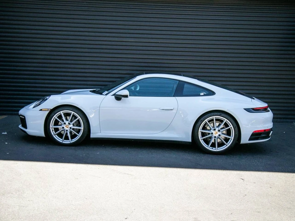 2024 Porsche 992 Carrera - Image 2 of 5
