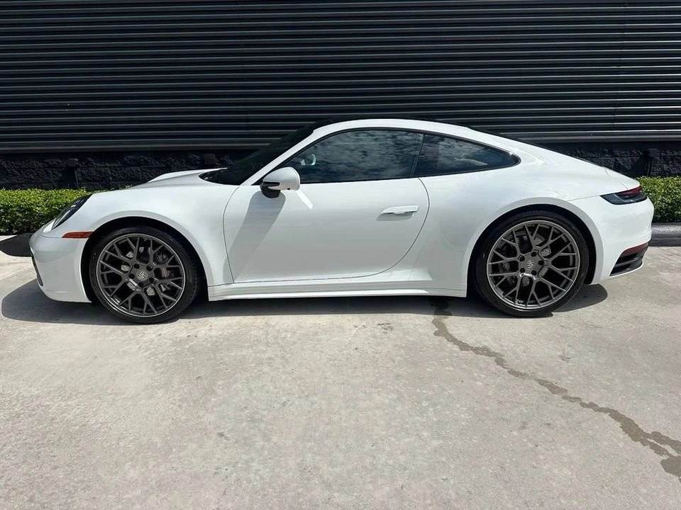 2024 Porsche 992 Carrera - Image 2 of 5