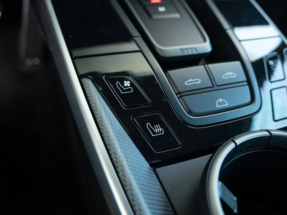 2024 Porsche 992 Carrera S - Image 15 of 31