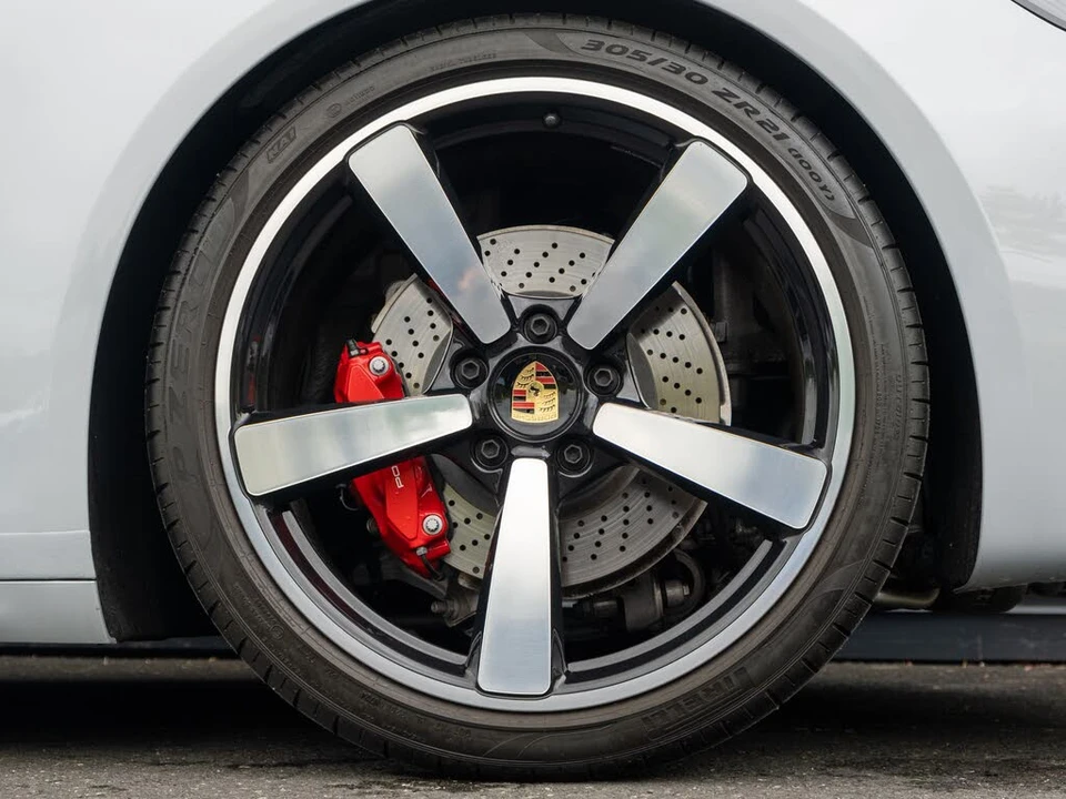 2024 Porsche 992 Carrera S - Image 13 of 31