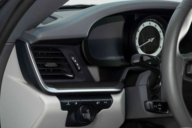 2024 Porsche 992 Carrera S - Image 23 of 31