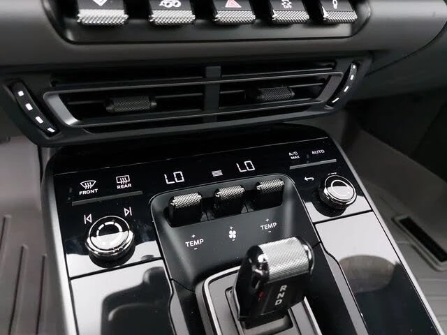 2024 Porsche 992 Carrera S - Image 19 of 31