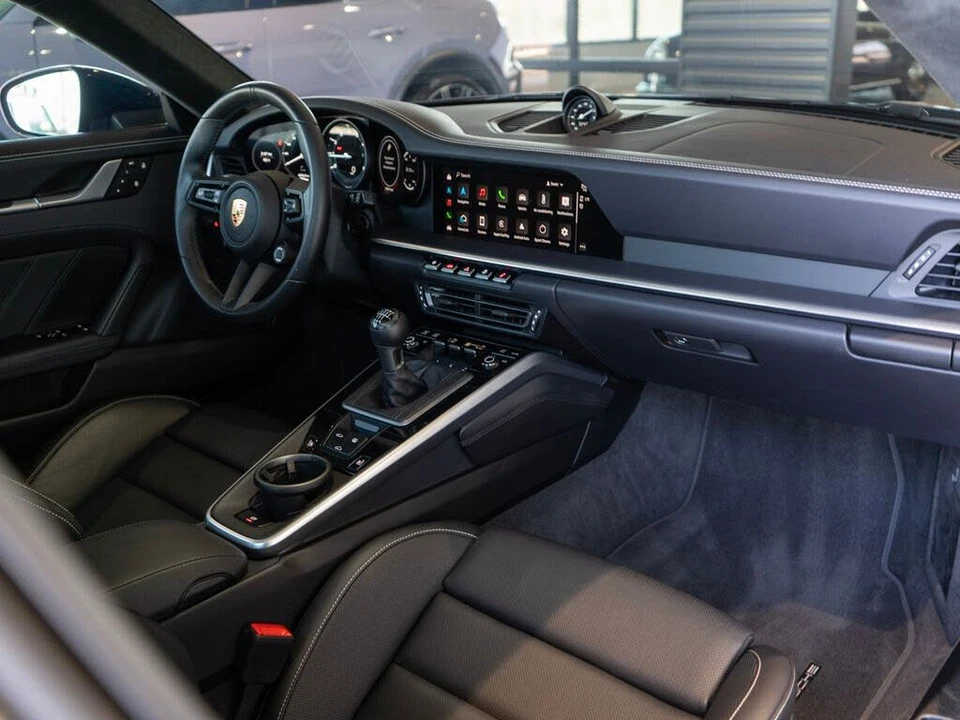 2024 Porsche 992 Carrera S - Image 11 of 31