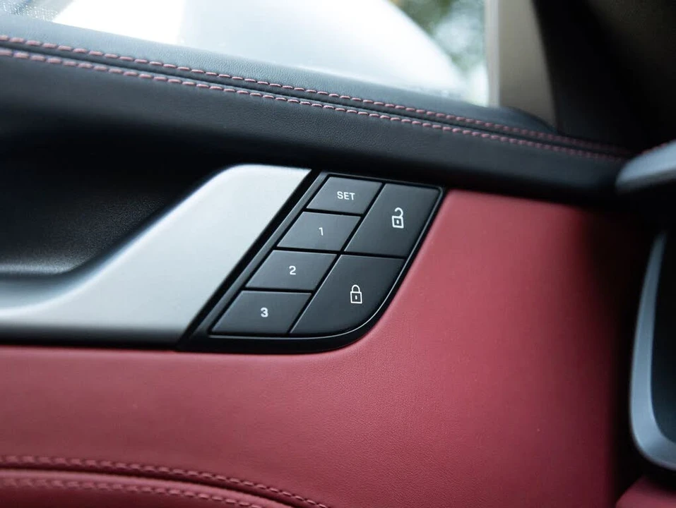 2024 Porsche 992 Carrera S - Image 18 of 31